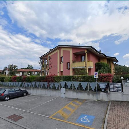 Apartamento Luminoso Trilocale Con Piscina E Giardino Privato Desenzano del Garda Exterior foto