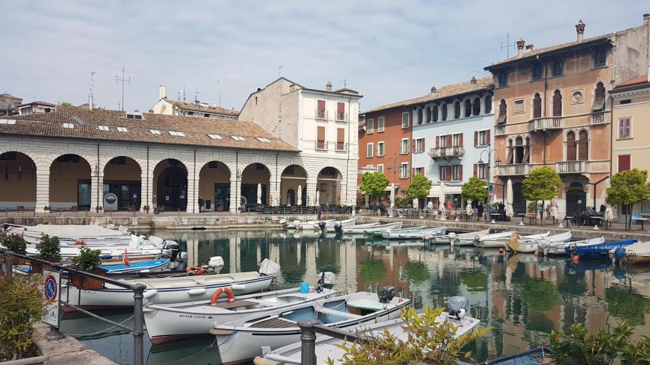 Apartamento Luminoso Trilocale Con Piscina E Giardino Privato Desenzano del Garda Exterior foto