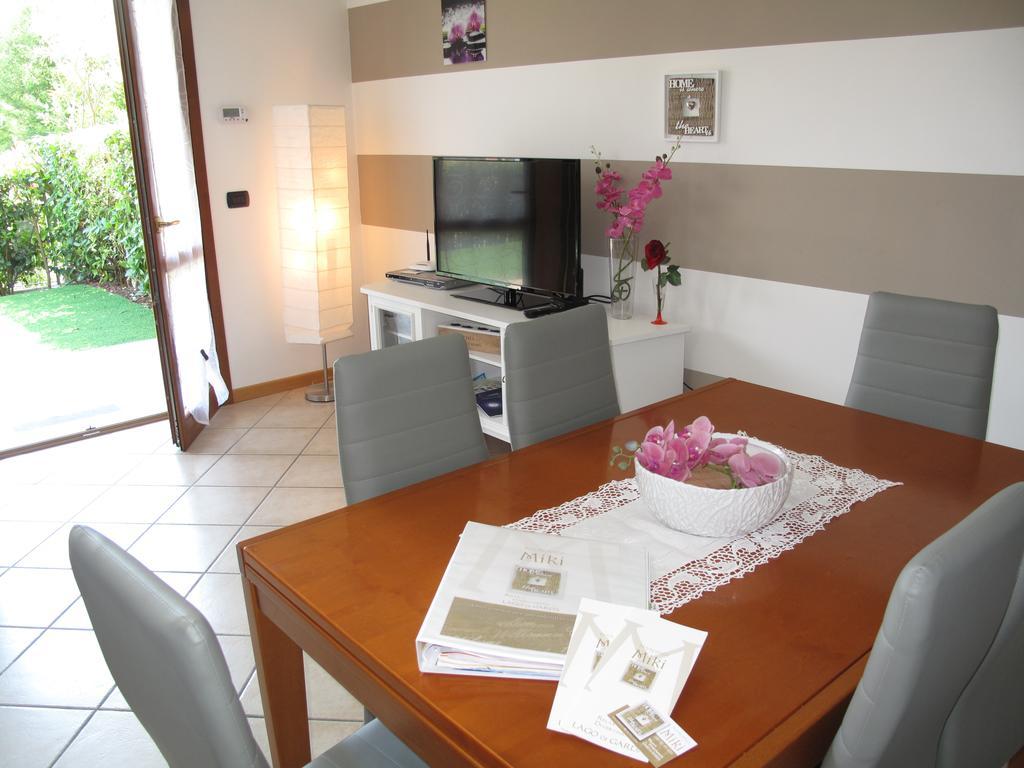 Apartamento Luminoso Trilocale Con Piscina E Giardino Privato Desenzano del Garda Exterior foto