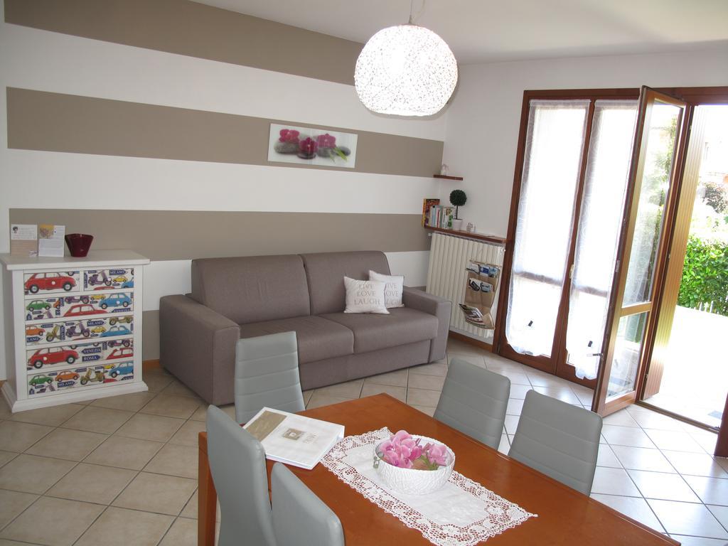 Apartamento Luminoso Trilocale Con Piscina E Giardino Privato Desenzano del Garda Exterior foto
