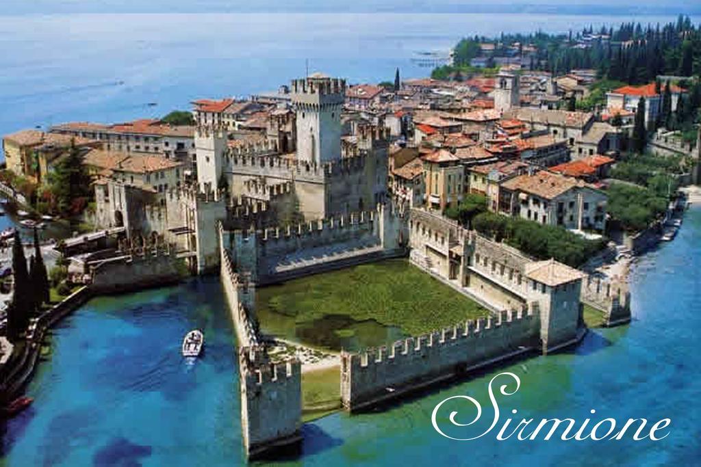 Apartamento Luminoso Trilocale Con Piscina E Giardino Privato Desenzano del Garda Exterior foto
