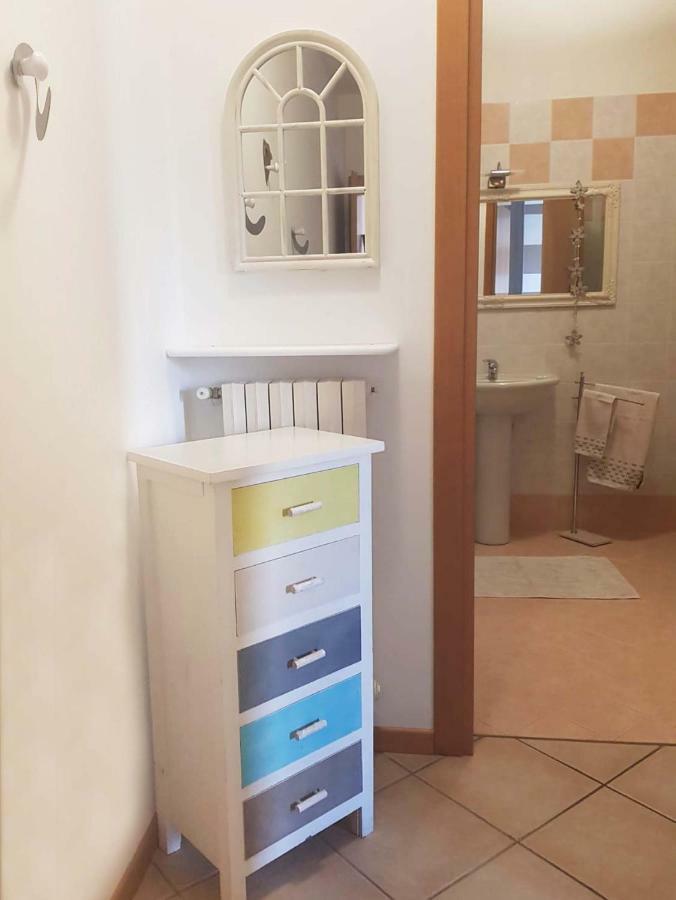 Apartamento Luminoso Trilocale Con Piscina E Giardino Privato Desenzano del Garda Exterior foto